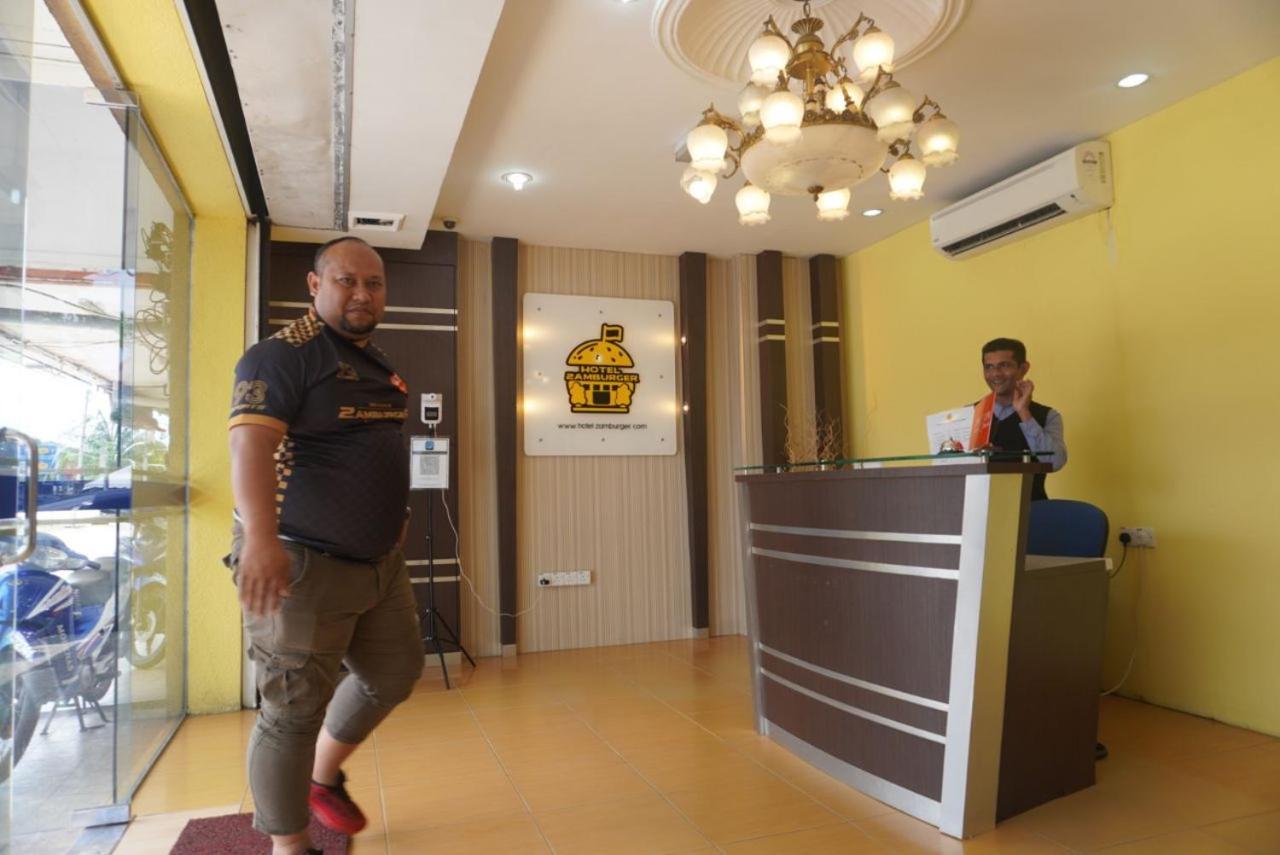 Hotel Zamburger Airport Кота Бару Екстериор снимка