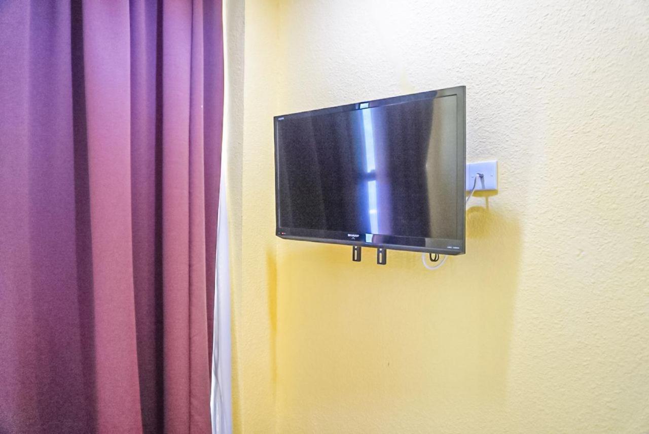 Hotel Zamburger Airport Кота Бару Екстериор снимка
