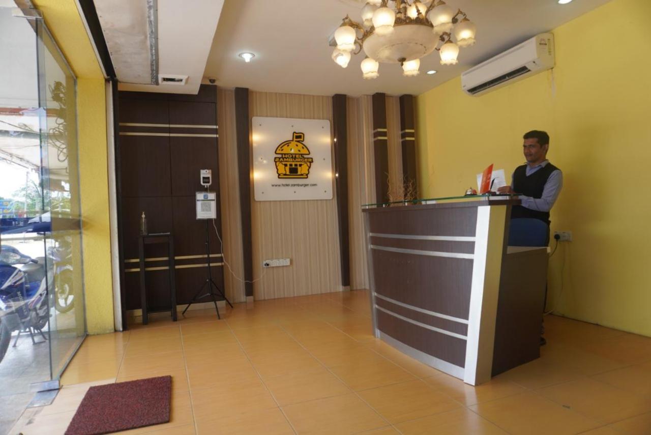 Hotel Zamburger Airport Кота Бару Екстериор снимка